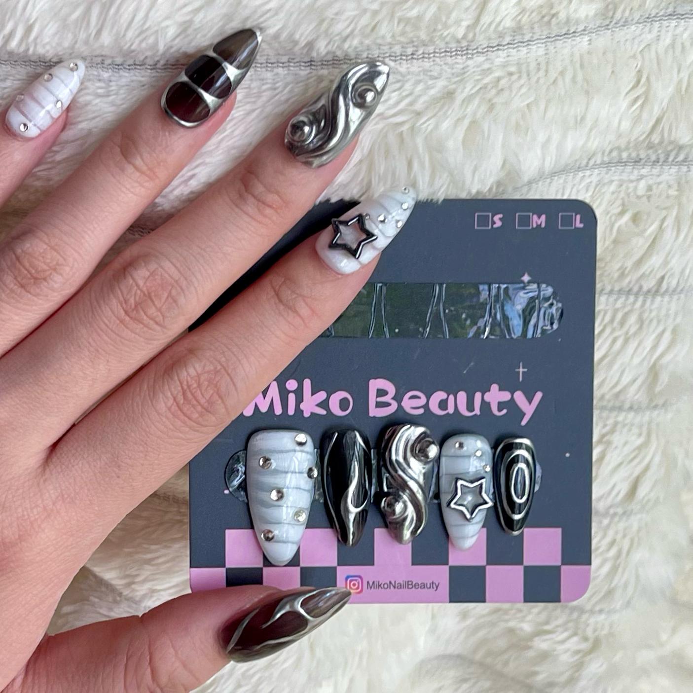 Mikomiko Nail handmade press ons, Infinity,  Best Viewed Artificial Fake Nails Art Beauty Reusable Reusable Nails, hand draw, Black and white, Ombre, Almond, Girls must have, gift for women